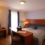 בית הארחה Goldener Adler 3*